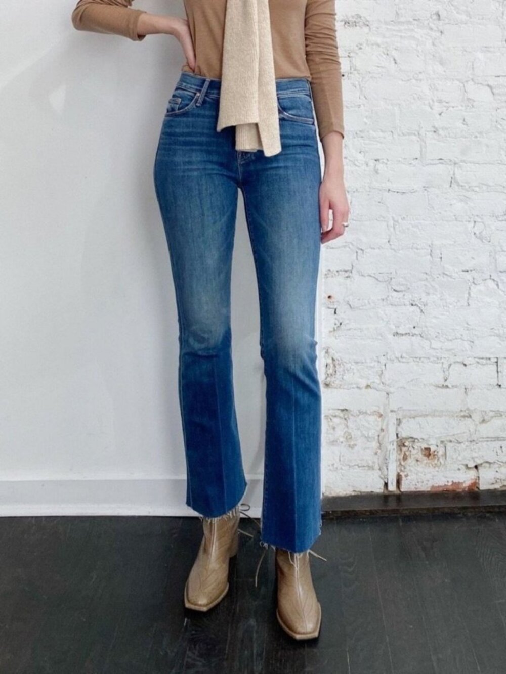 Mother Denim The Weekender Jeans Fray Walking on Coals Size 31